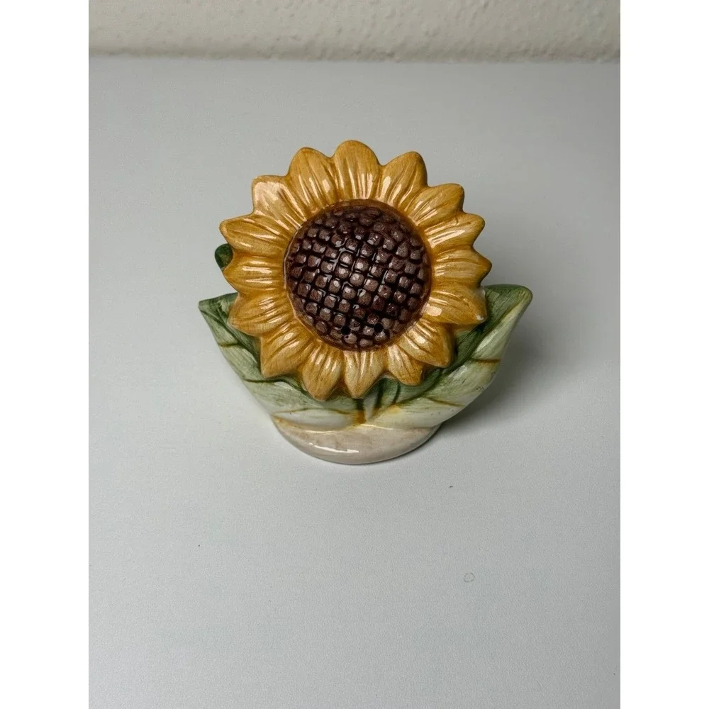 Salt sun flower statue